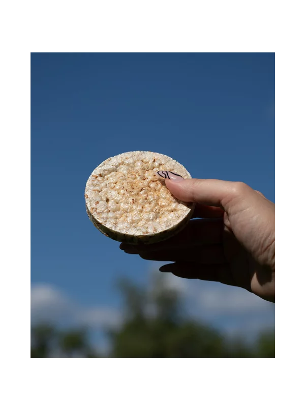 Nutrigold spelt cakes in a colourful packaging of 100g