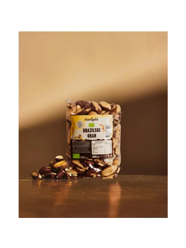 Nutrigold organic Brazil nuts in transparent packaging of 500 grams