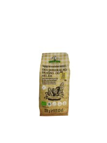 Green Life whole grain organic buckwheat flour in a packaging of 500g