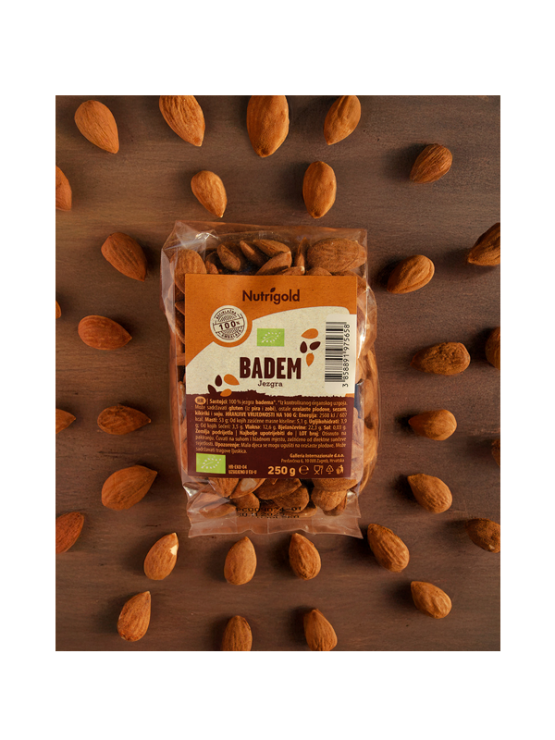 Nutrigold organic almonds in a transparent plastic container of 250 grams
