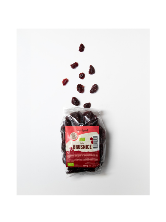 Nutrigold organic dried cranberries in a packaging of 250g