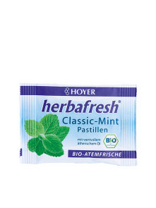 Hoyer organic fresh breath mint pastilles in a blueish bag 17g