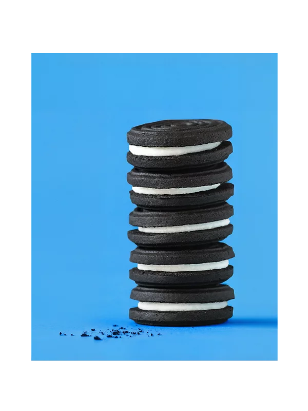 Nutrigold gluten free chocolate sandwich cookies with vanilla in a packaging of 125g