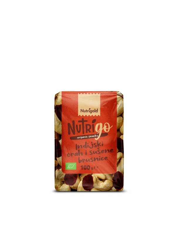 Nutrigold organic cashews and dried cranberries in a transparent packaging of 100g
