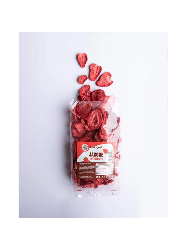 Nutrigold freeze-dried strawberries in a transparent packaging of 50g