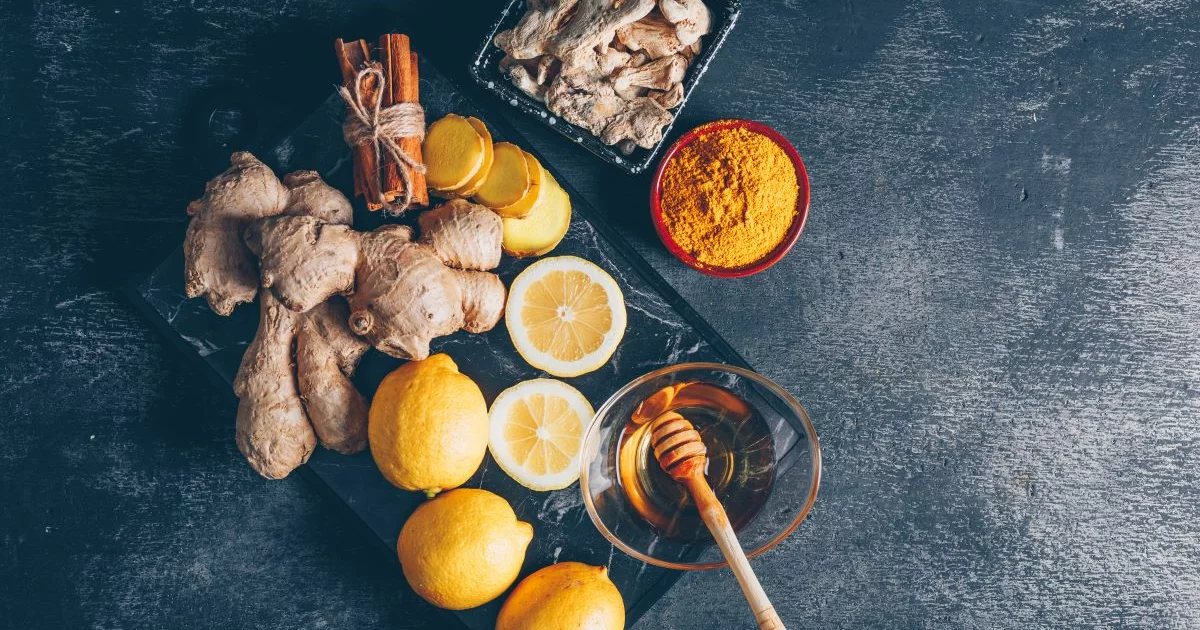 Detoxify your skin with lemon and turmeric