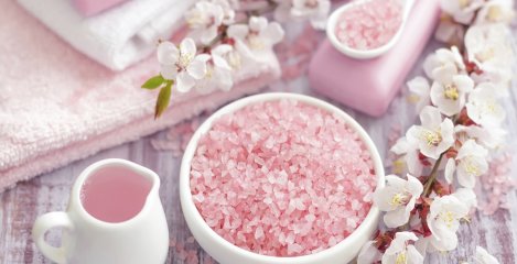 3 reasons why you should be using Himalayan salt bath