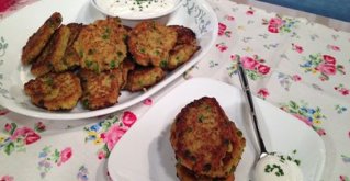 Beat hunger with oat flakes fritters