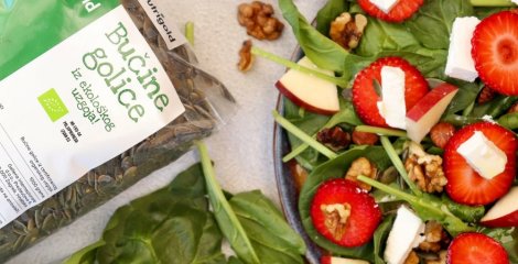 Spinach, Strawberry and Feta Cheese Salad - Instashop