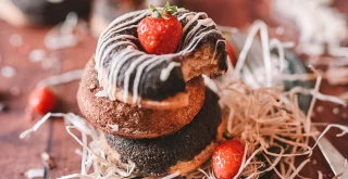 try LCHF doughnuts with cinnamon and chocolate