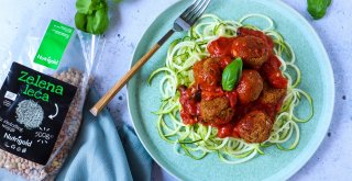 A super healthy protein-packed lentil meatballs