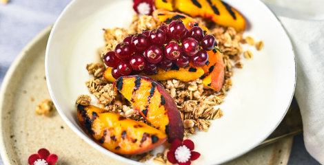 Crunchy Muesli With Grilled Peaches